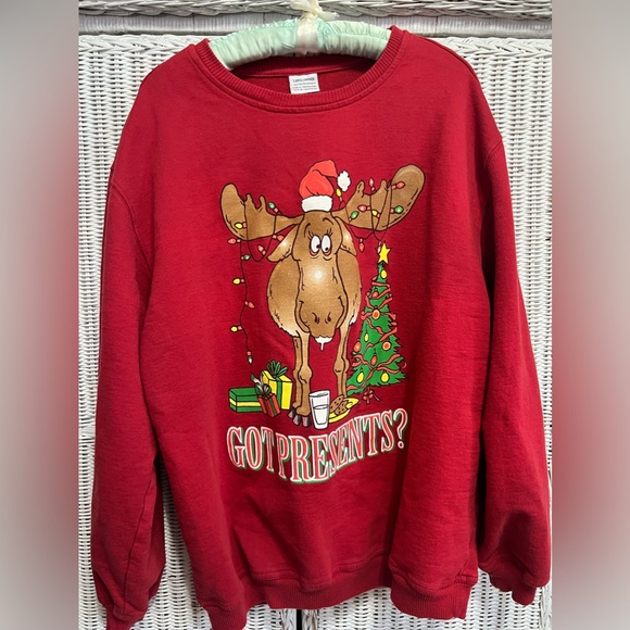 Vintage Christmas Moose Sweatshirt - Picture 1 of 7